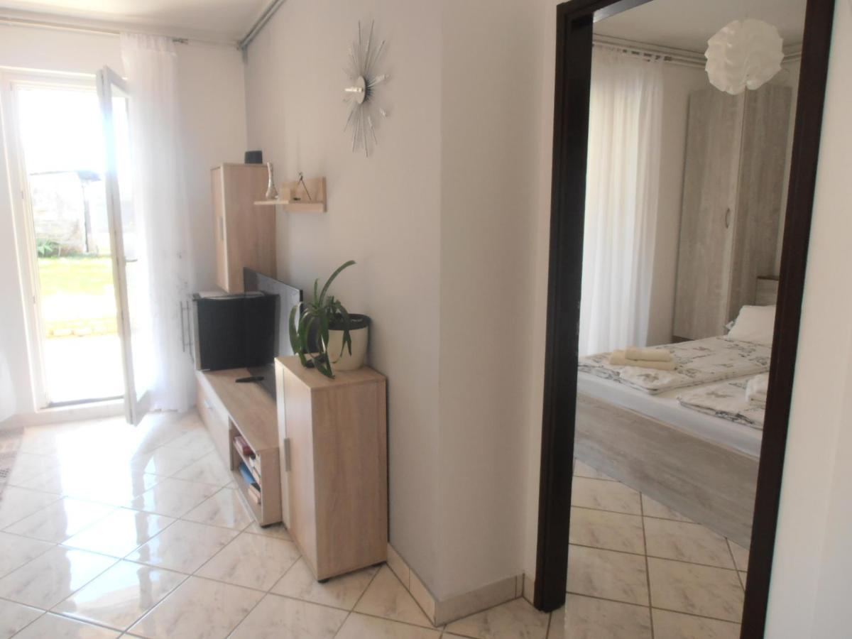 Apartment Steblaj Pula Exterior foto
